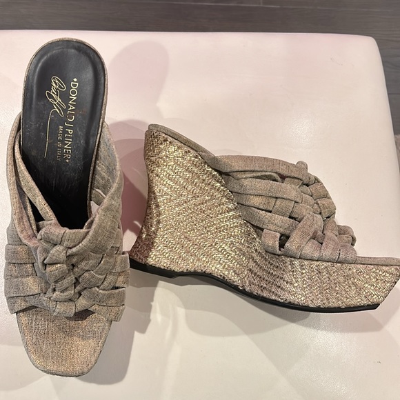 Donald Pliner Soft Gold Metallic Espadrille Mule Wedge Sandals- sz 9.5 - Picture 12 of 13